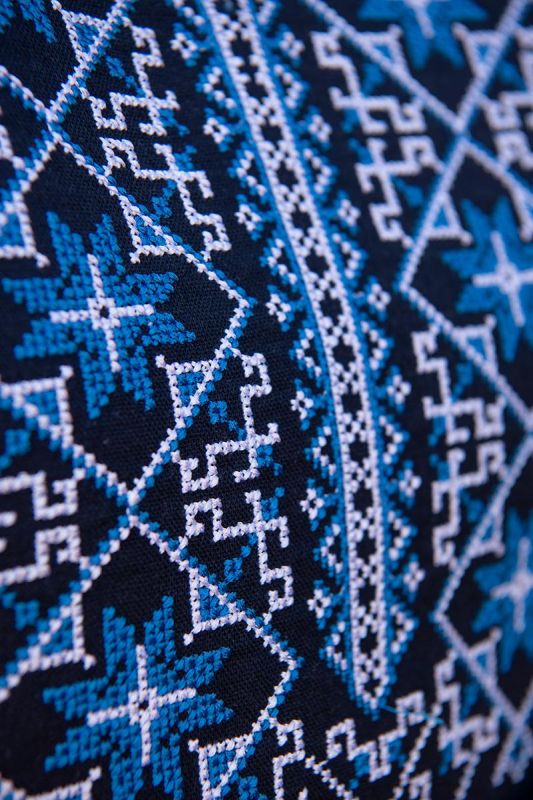 Вишиванка жіноча лляна Темно-синя Класика 358020411 льон (L)96-100 з біло-блакитним орнаментом