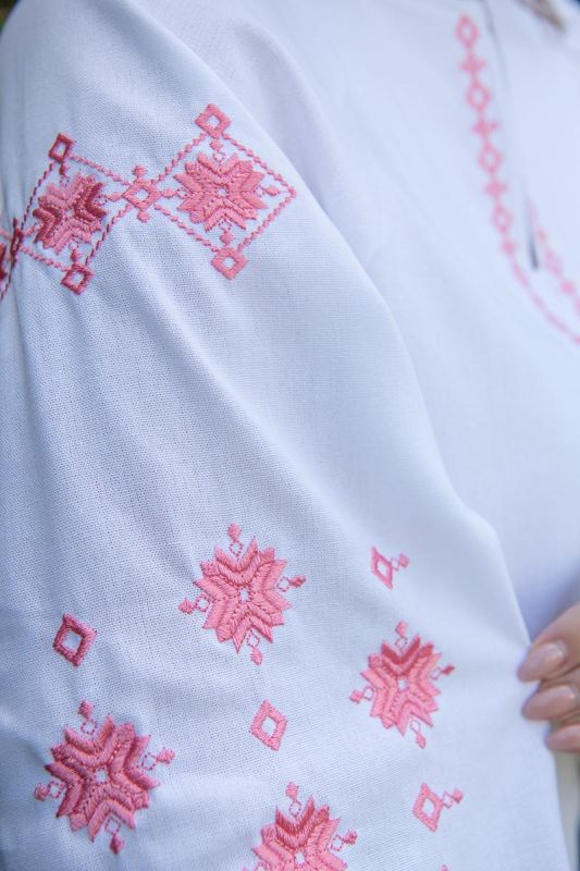 Вишиванка жіноча лляна Ніжність з орнаментом 1020411 льон  (XL)104 біла з рожевим