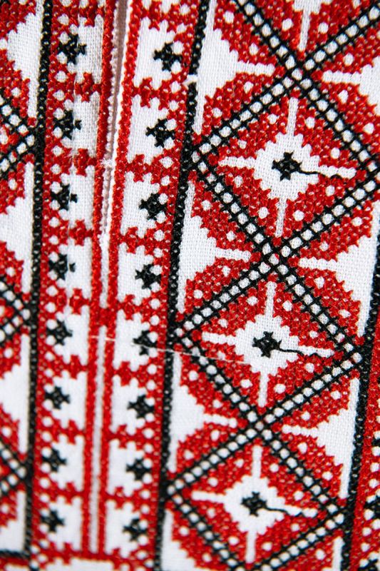 Вишиванка для хлопчика лляна Козак дитяча святкова сорочка з вишивкою 401234 льон 116см біла з червоним орнаментом